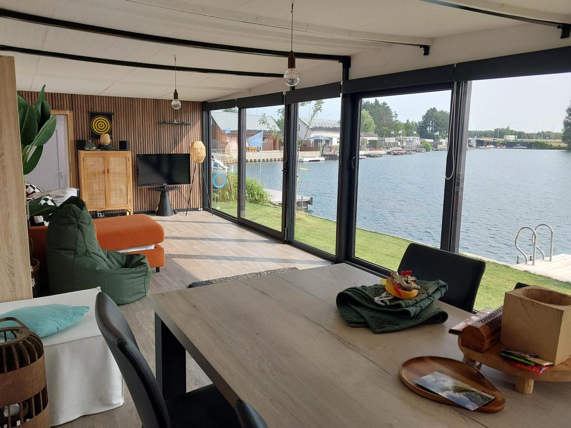 Lakeside Wevelgem Exterior photo